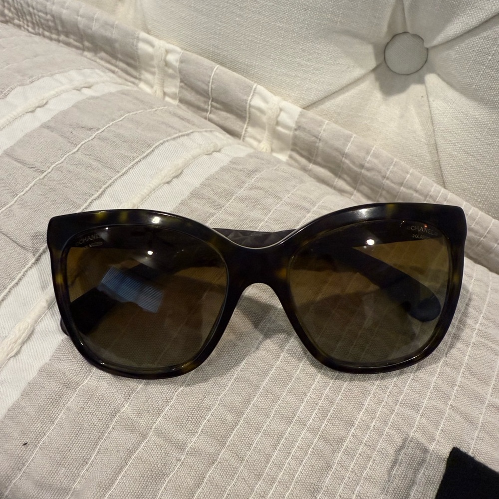 CHANEL Black Sunglasses